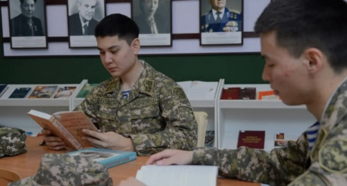 اسكەري ءبىلىم بەرۋ پروتسەسىنە جاساندى ينتەللەكت ەنگىزىلدى