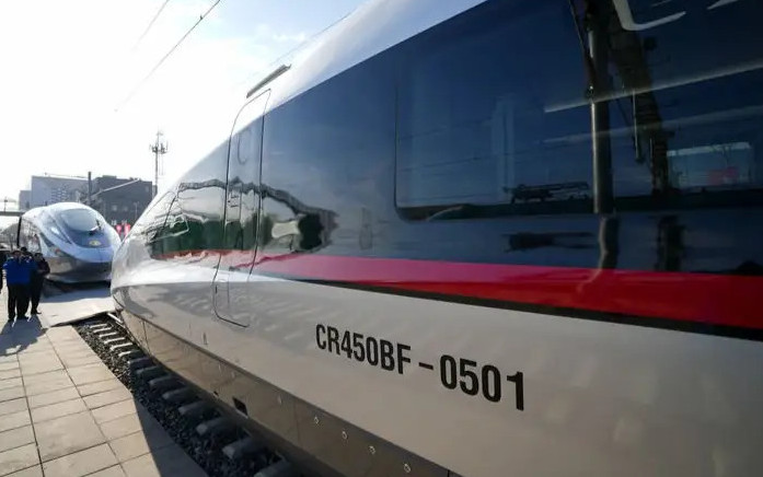 450 كم/ساع جىلدامدىقپەن جۇيتكيتىن پويىز تانىستىرىلدى