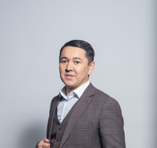 ارىپتەستەرىمىز – پرەزيدەنتتىك ارناۋلى ادەبي سىيلىقتىڭ يەگەرى