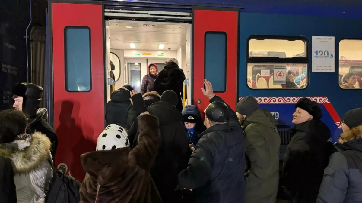 جول جابىق: ءتورت وڭىردە جولاۋشىلار پويىزبەن تاسىمالداندى