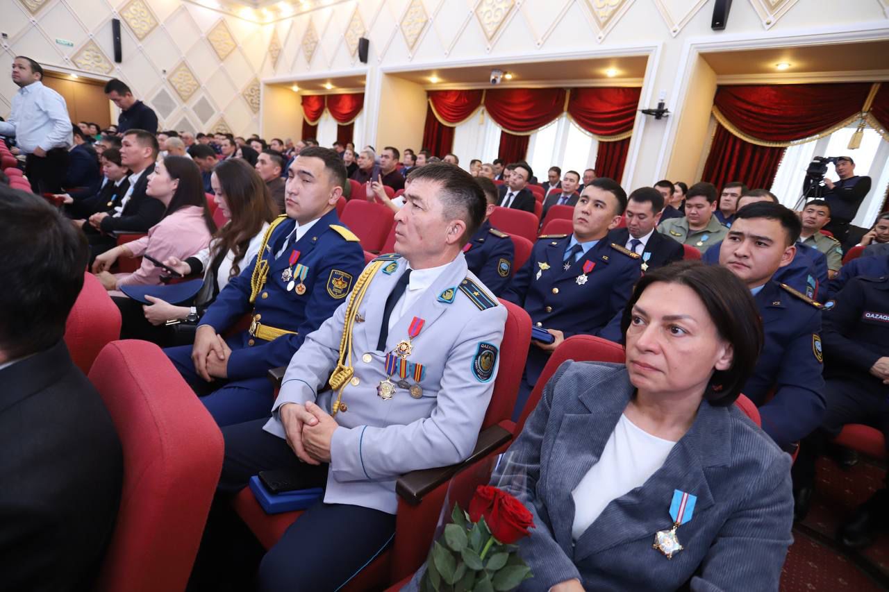 ۇشاق اپاتى كەزىندە ەرلىك كورسەتكەندەر ماراپاتتالدى