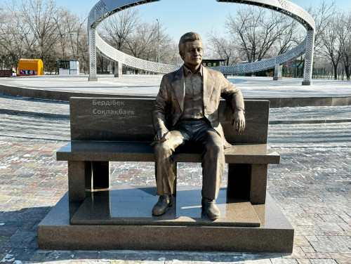 قوناەۆتاعى ساياباققا بەردىبەك سوقپاقباەۆتىڭ ەسىمى بەرىلدى