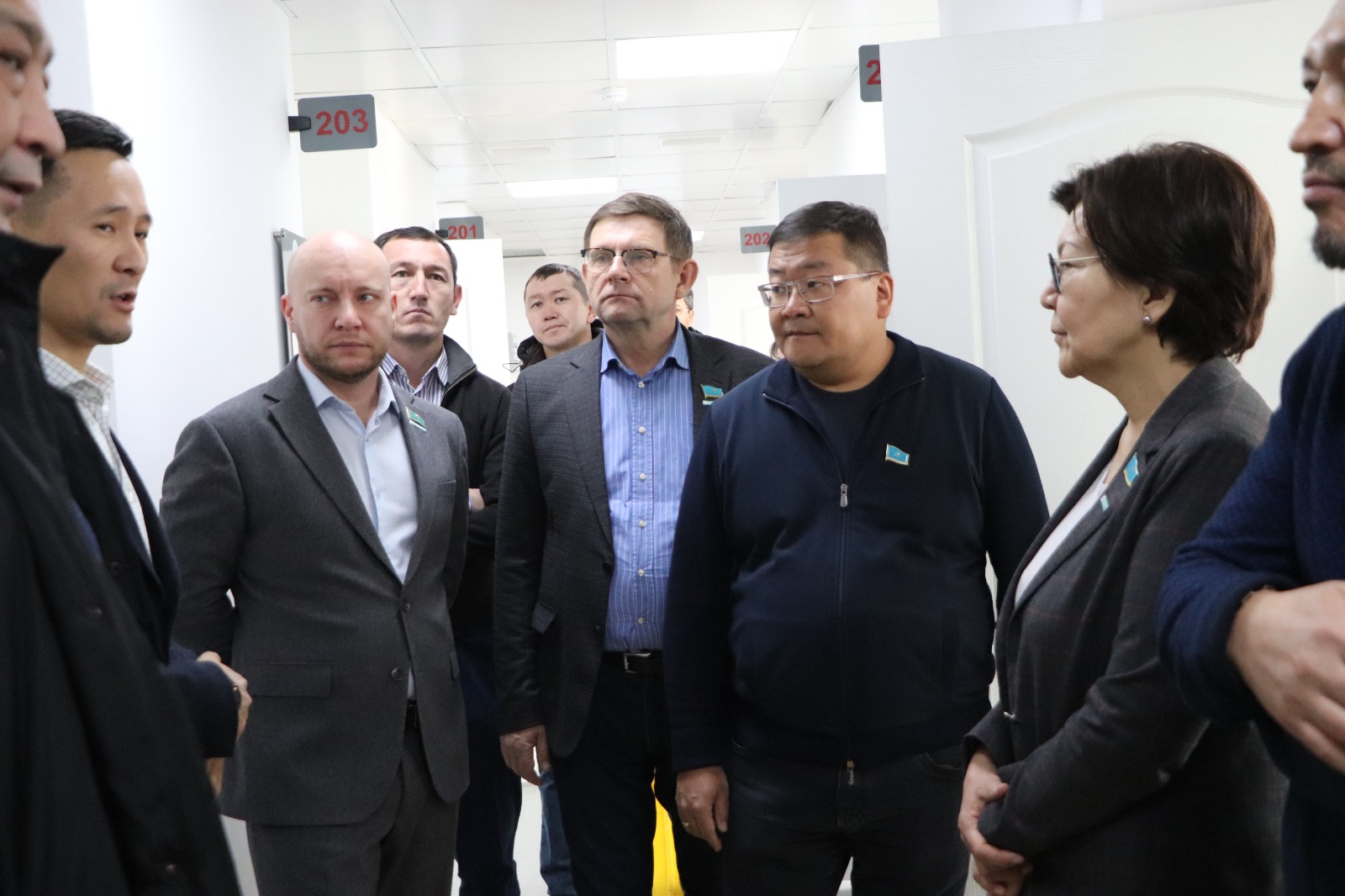 الەۋمەتتىك جوبالاردىڭ ورىندالۋ بارىسى دەپۋتاتتار نازارىندا