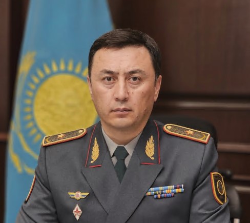 زاڭ مەن ءتارتىپتىڭ الدىڭعى شەبىندەگى ۇلتتىق ۇلان