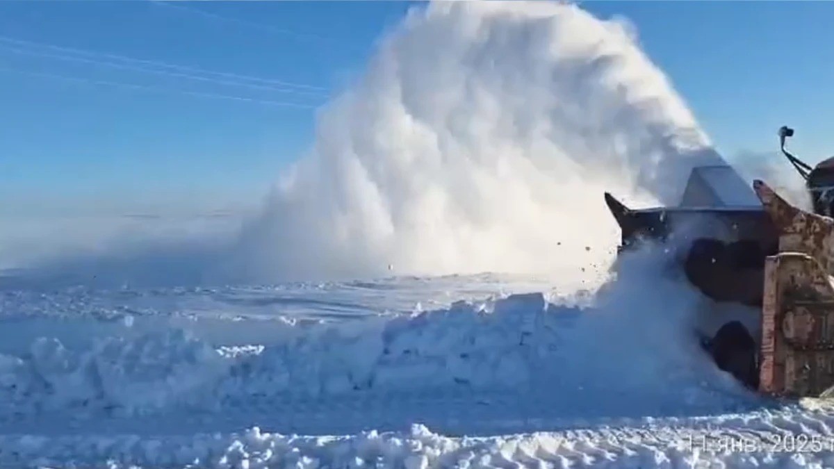 شقو-دا قار كوشكىنى جۇرەدى