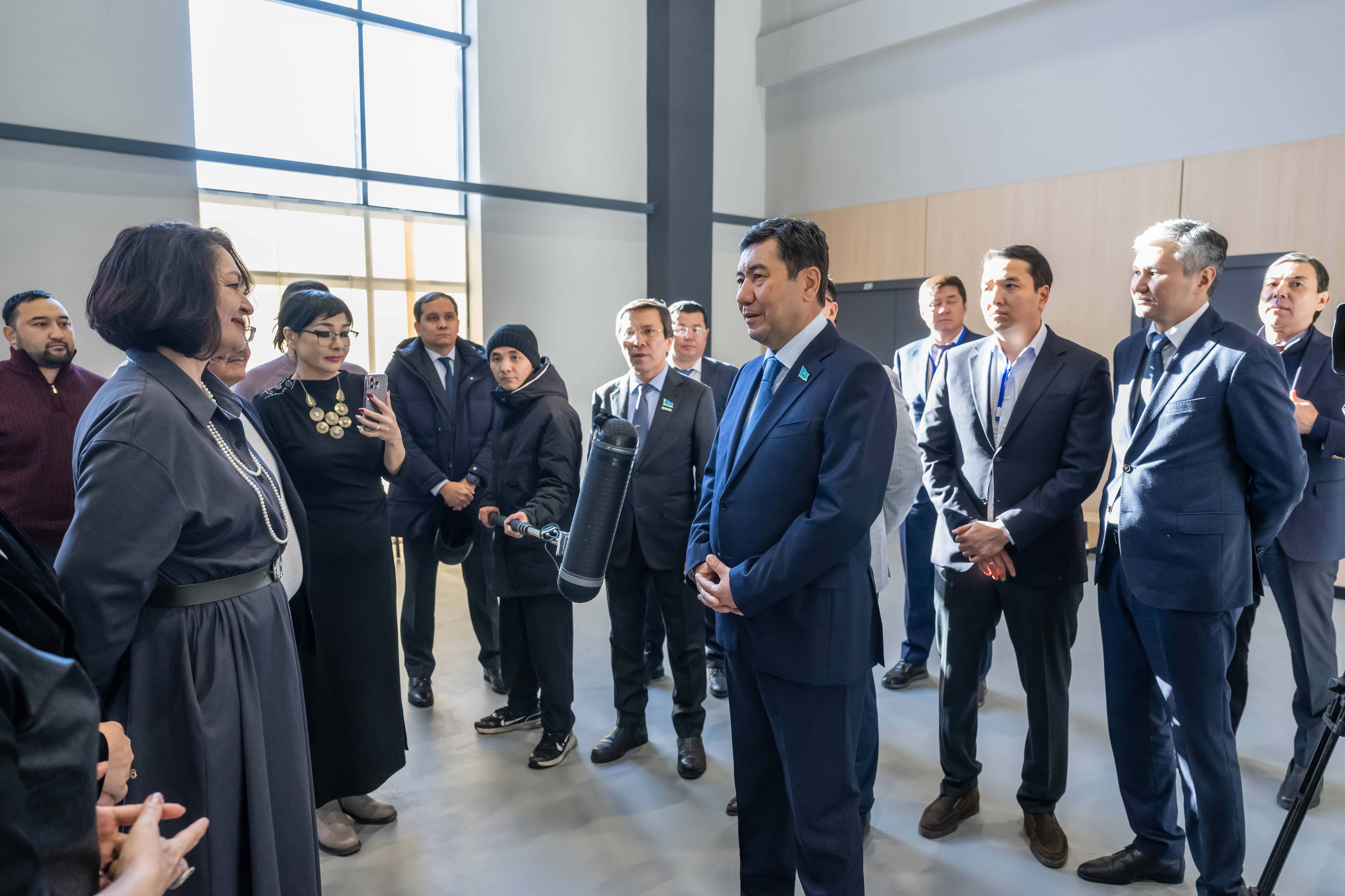 ەرلان قوشانوۆ: ەلىمىزدەگى ينفراقۇرىلىمدى جاڭعىرتۋ ماسەلەسى ۇدايى پرەزيدەنت باقىلاۋىندا