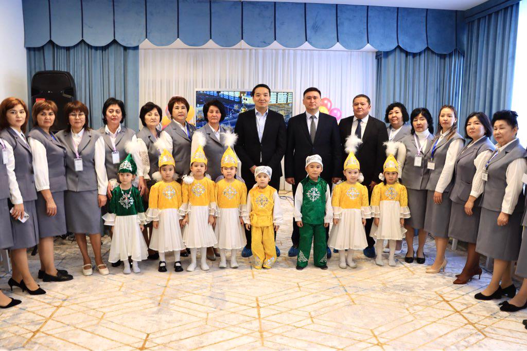 ساتباەۆتا 900 بالا بالاباقشا كەزەگىندە تۇر