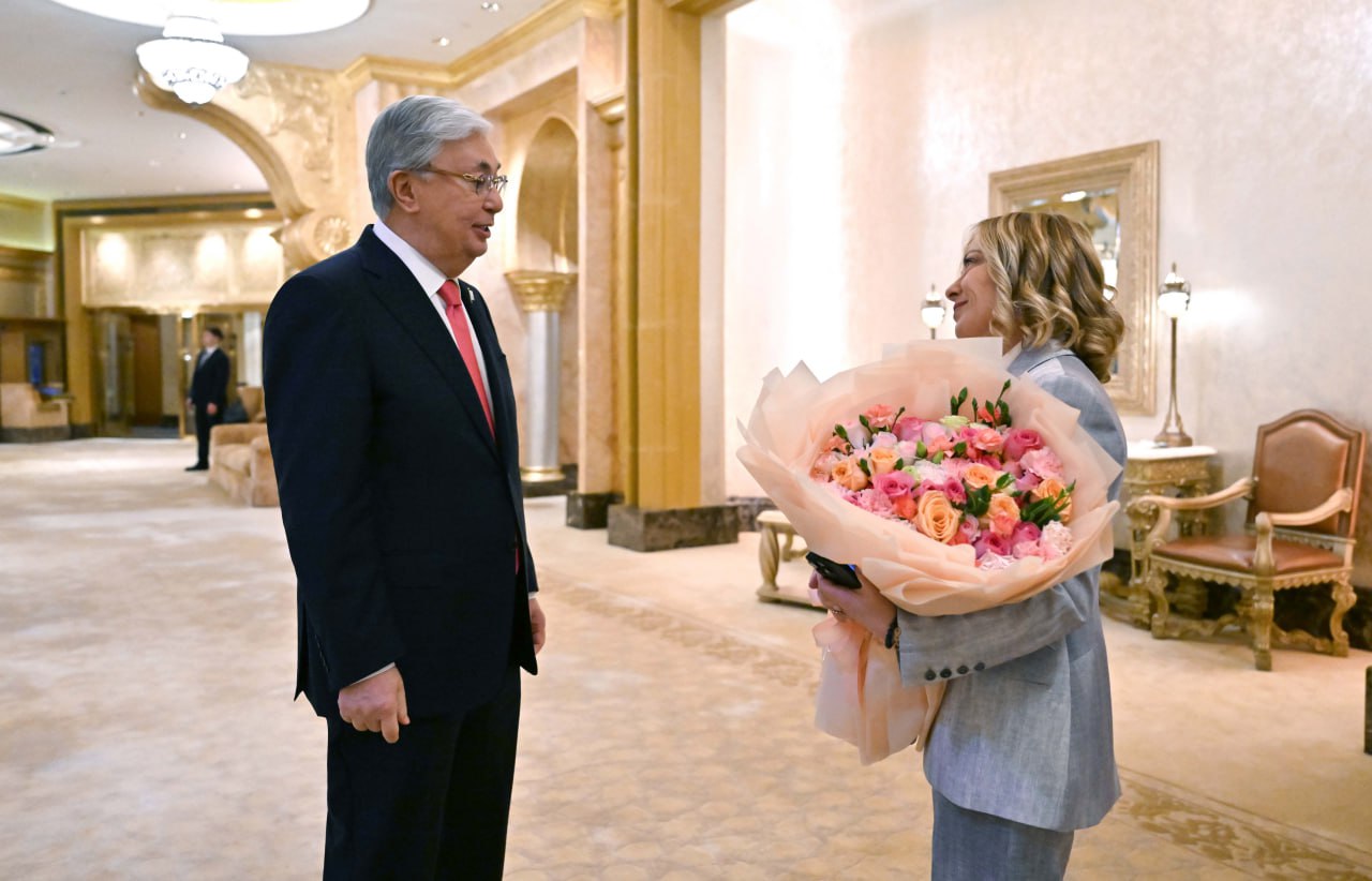 پرەزيدەنت دجوردجا مەلونيدى قازاقستانعا شاقىردى