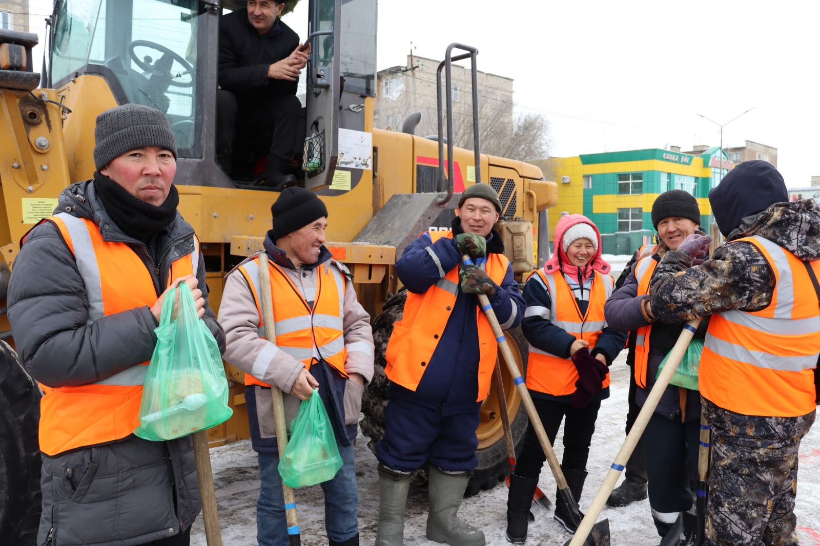 ساتباەۆ قالاسىندا «ەڭبەككە –قۇرمەت» اكتسياسى باستالدى