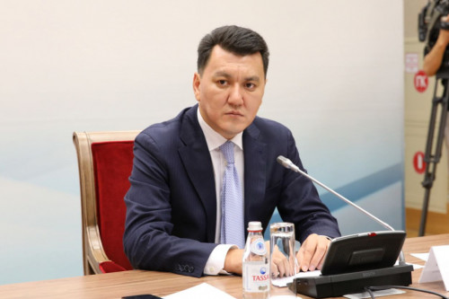 مەملەكەتتىك كەڭەسشى قوس باسىلىمدى 105 جىلدىعىمەن قۇتتىقتادى