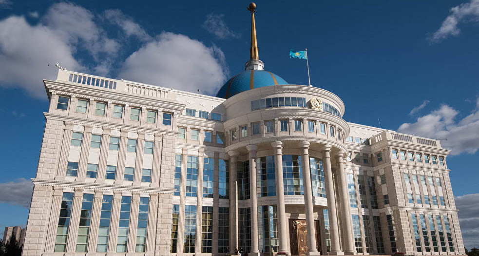 پرەزيدەنت ءاليحان بايمەنوۆتى قابىلدادى