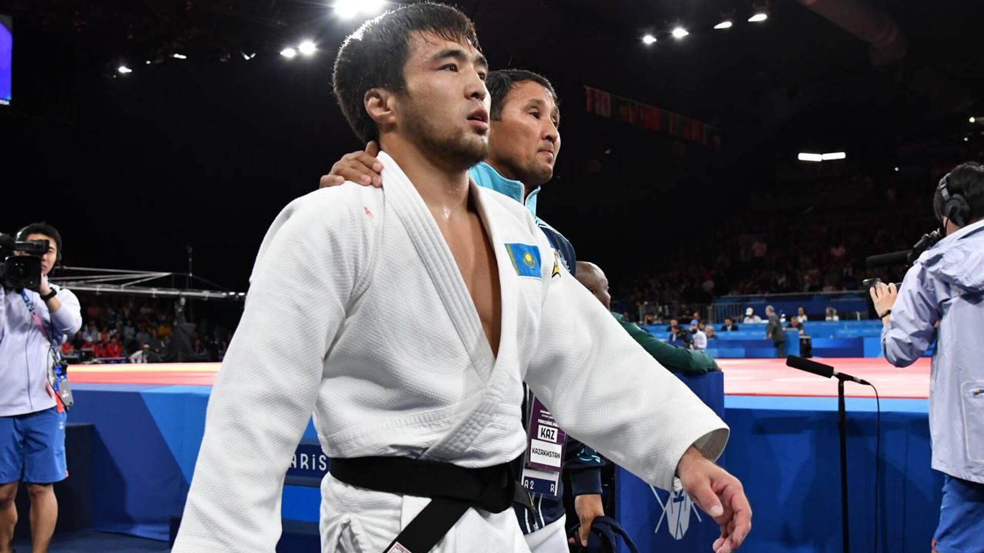 جەرلەسىمىز جاھان ۇزدىگىنەن ۇمىتكەر