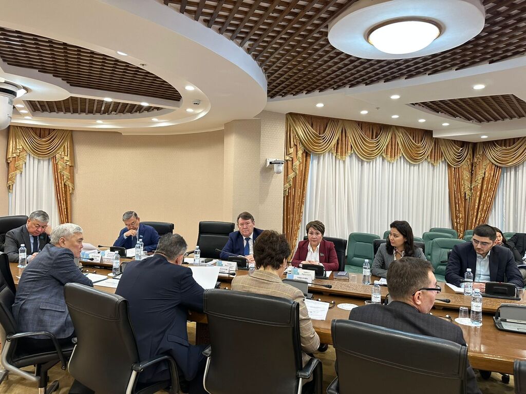 پوشتا قىزمەتىن جەتىلدىرۋ ماسەلەسىن تالقىلادى