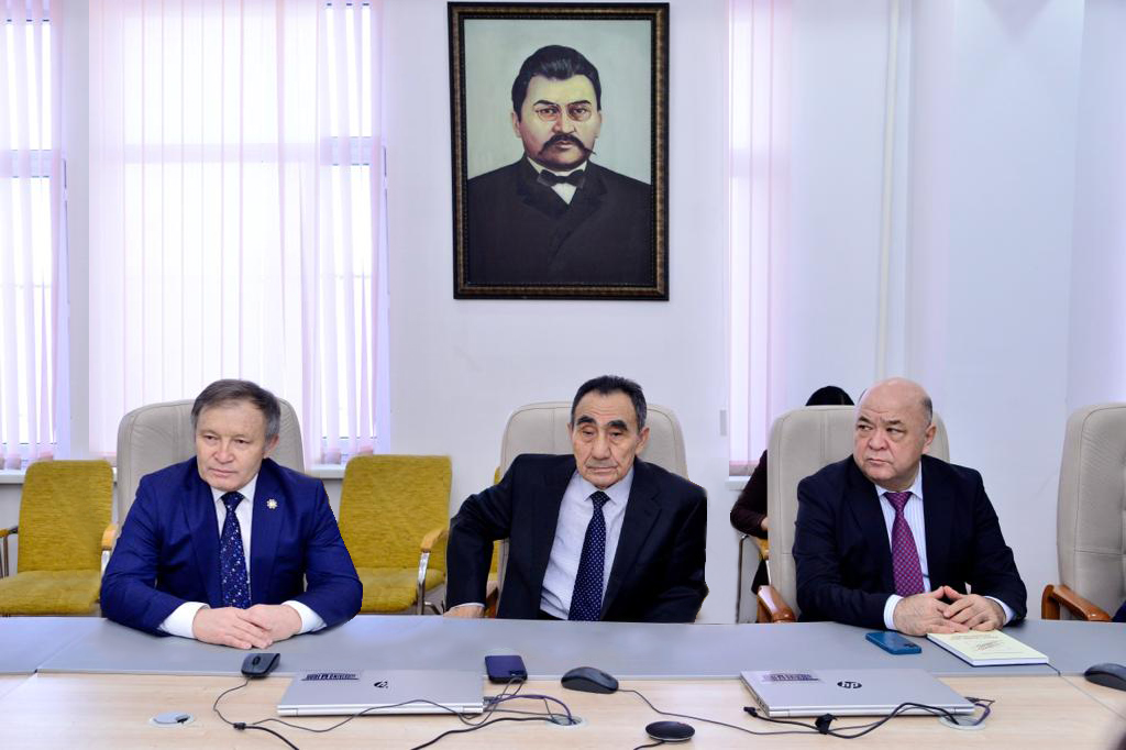 سوزدىك تۇزگەن ساناتكەر