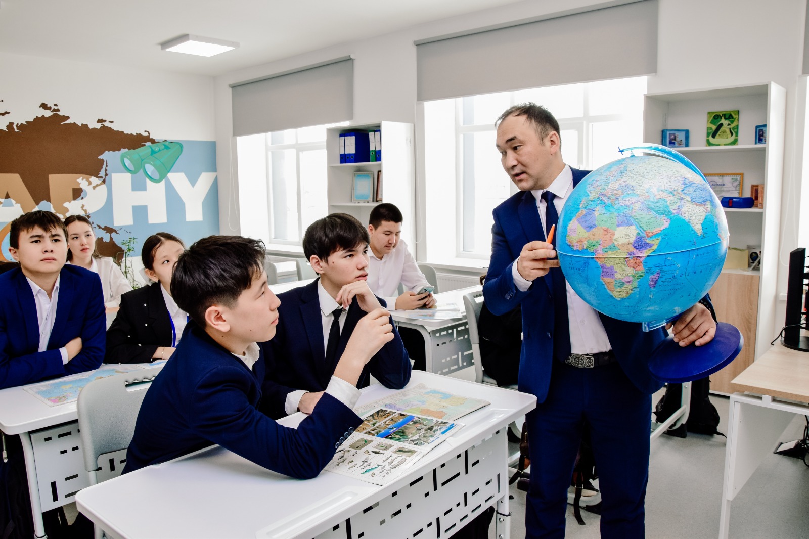 شاعىن اۋدانداعى جايلى مەكتەپ