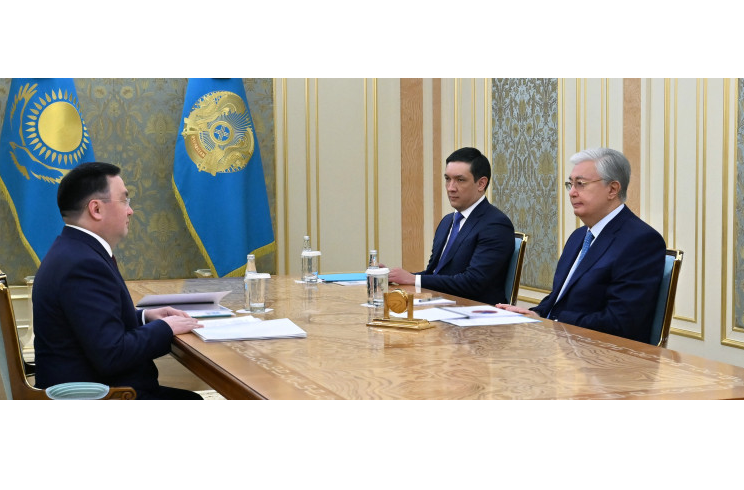 مەملەكەت باسشىسى جوعارعى سوت توراعاسىن  قابىلدادى