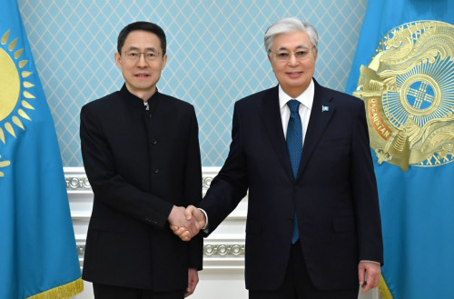 پرەزيدەنت قىتاي ەلشىسىن قابىلدادى