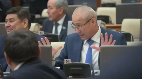 «دياديا دونالدتان سالەم». دەپۋتاتتار ۇكىمەتكە لگبت-عا قاتىستى تالاپ قويدى