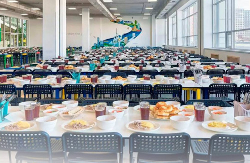 جەكەمەنشىك مەكتەپ وقۋشىلارىن تەگىن تاماقتاندىرۋعا 12 ملرد تەڭگە ءبولىندى