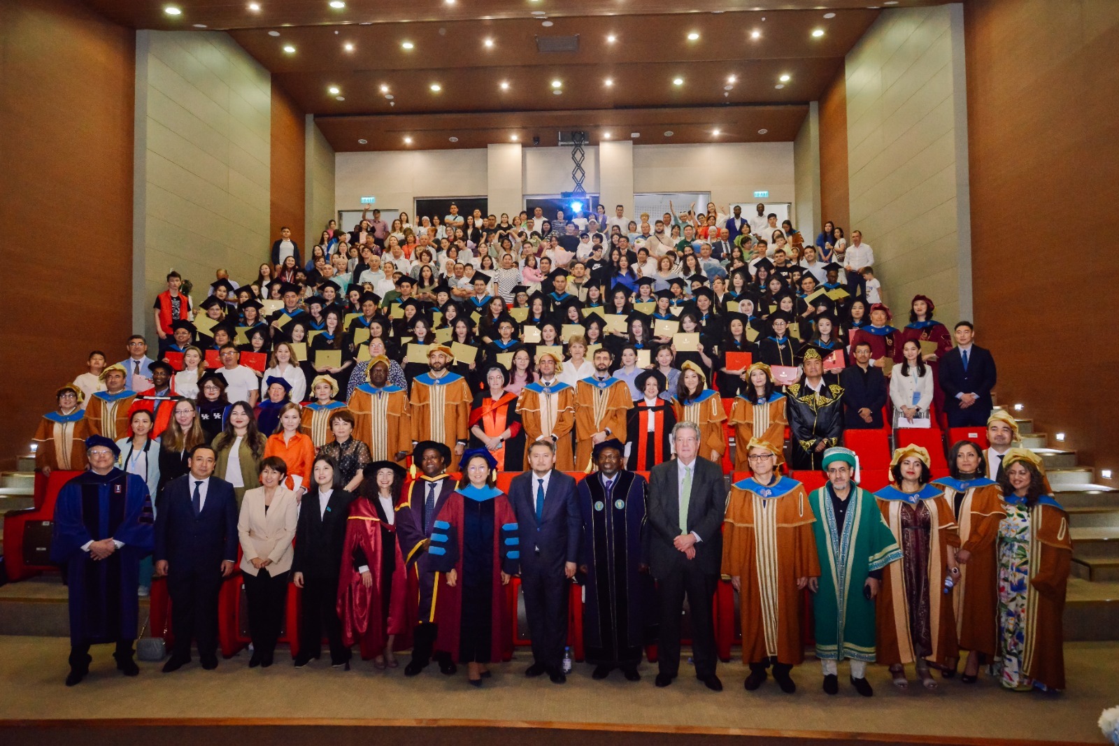 ۇزدىك 200 ۋنيۆەرسيتەتتىڭ قاتارىنا ەندى