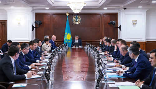 ۇكىمەت پرەزيدەنت تاپسىرمالارىن ىسكە اسىرۋ بويىنشا جيىن وتكىزدى