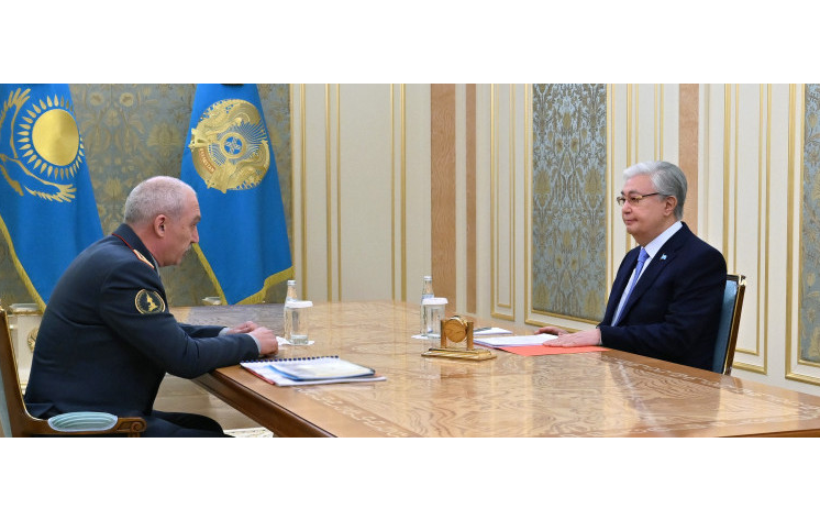 مەملەكەت باسشىسى قورعانىس ءمينيسترىن قابىلدادى