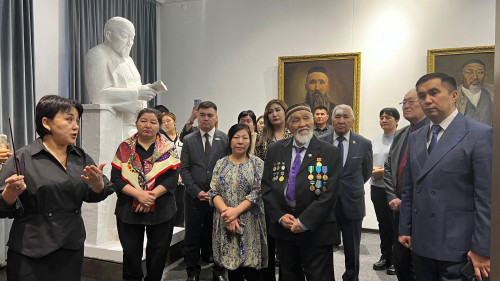 اباي مەرەيتويى باستاۋ الدى