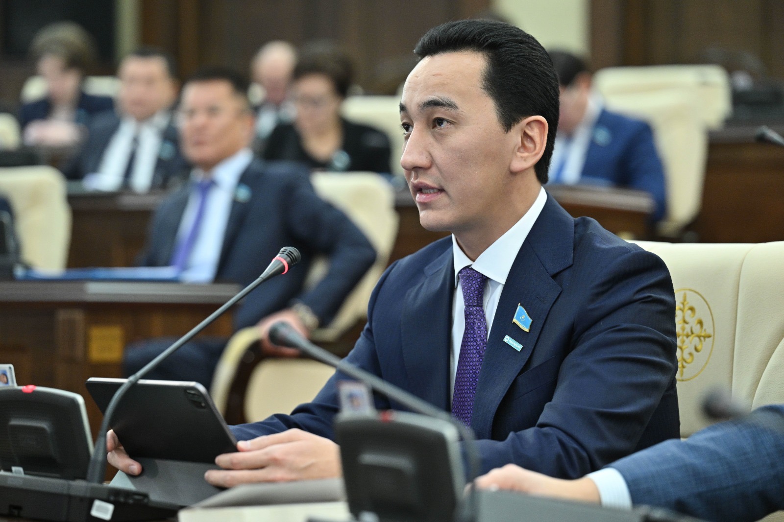 مەملەكەتتىك ورگانداردا  ۇيلەستىرۋدىڭ جوقتىعىنان  گاز تۇتىنۋشىلارى زارداپ شەگەدى– دەپۋتات