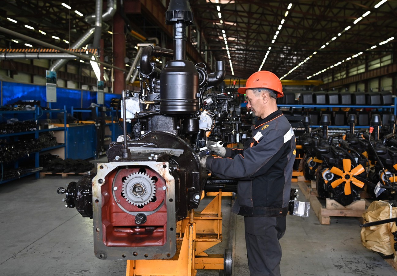 قۇرمەتكە لايىق, قامقورلىققا ءزارۋ