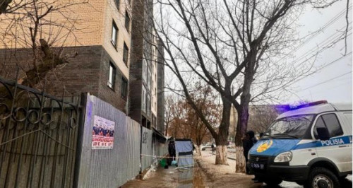 ورالدا ەر ادامنىڭ باسىنا كىرپىش قۇلاپ, قازا تاپتى