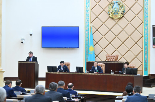 سەناتورلار پرەزيدەنت تاپسىرمالارىن زاڭنامالىق تۇرعىدان قامتاماسىز ەتەدى