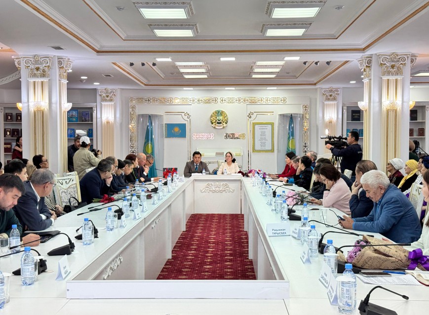 ۇنسىزدىكتەن جارالعان سىرشىل جىر