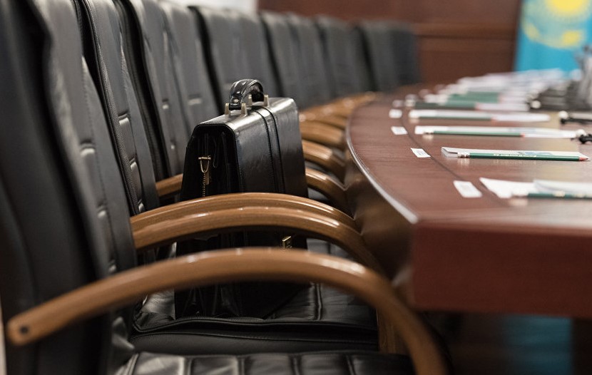 مەملەكەتتىك قىزمەتكە قاتىستى زاڭناما قايتا قارالادى