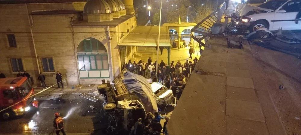 تۇركيادا جول اپاتىنان 22 ادام زارداپ شەگىپ, 3 ادام مەرت بولدى