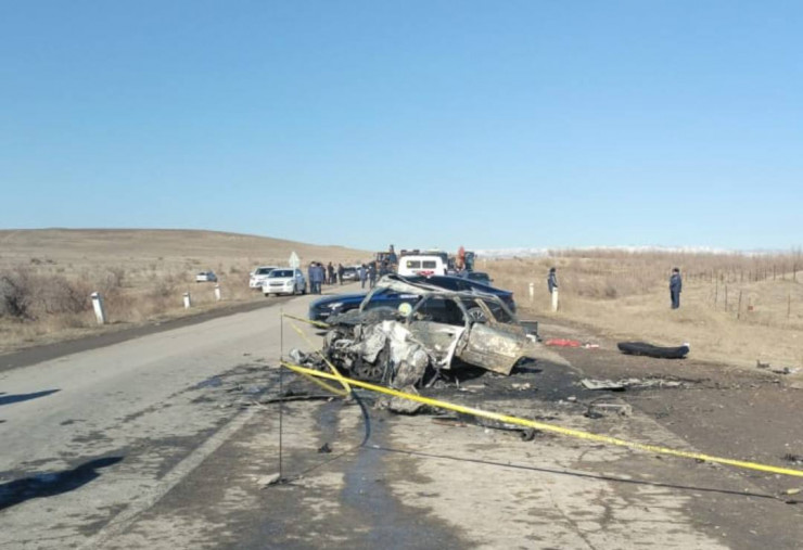 قازاقستاننىڭ وڭتۇستىگىندە ءىرى جول اپاتىنان التى ادام قازا تاپتى