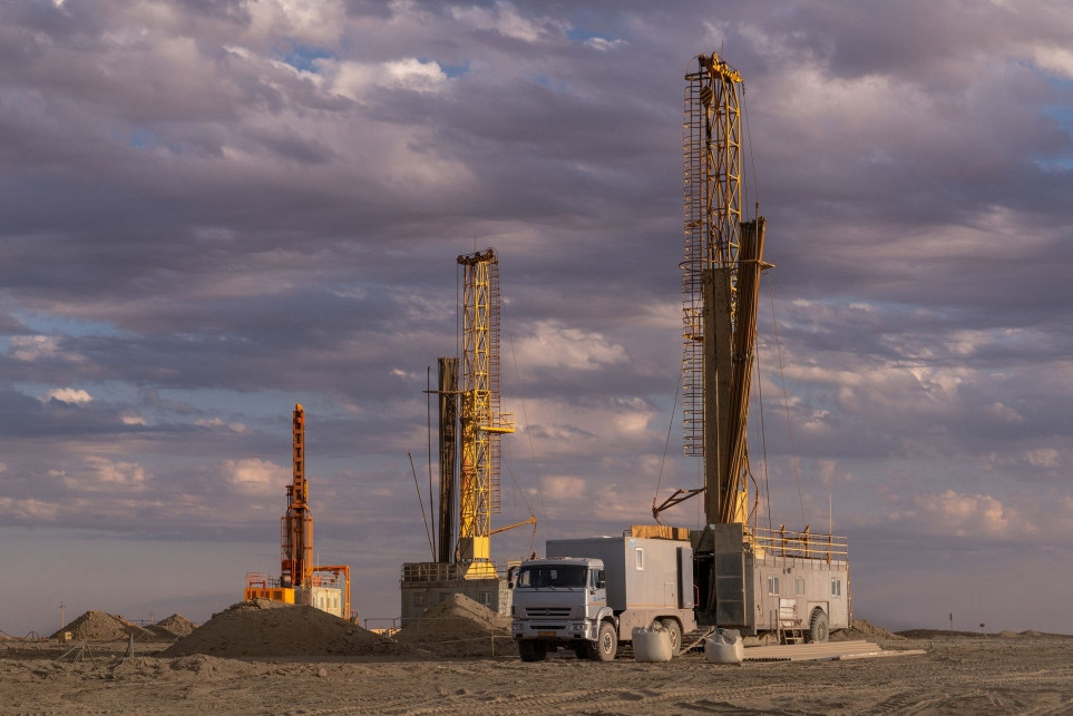 دەپۋتاتتار ۋران ءوندىرىسىن دامىتاتىن زاڭ جوباسىن ازىرلەدى