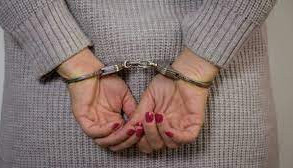 اناسى 14 جاسار  ۇلىن ءۇي شارۋاسىنا كومەكتەسپەگەنى ءۇشىن ولتىرگەن