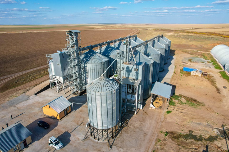 اگروونەركاسىپ كەشەنى: ىزدەنىس پەن ىركىلىس