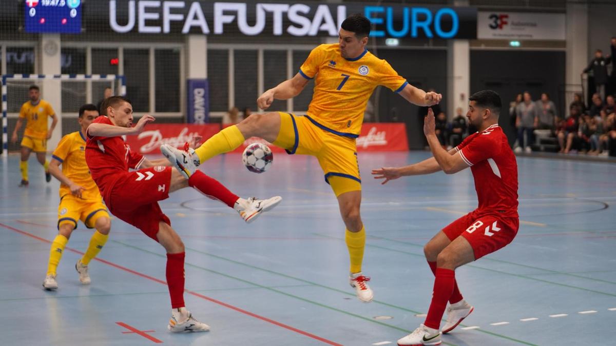 جارىس كۇندەلىگى: فۋتزال