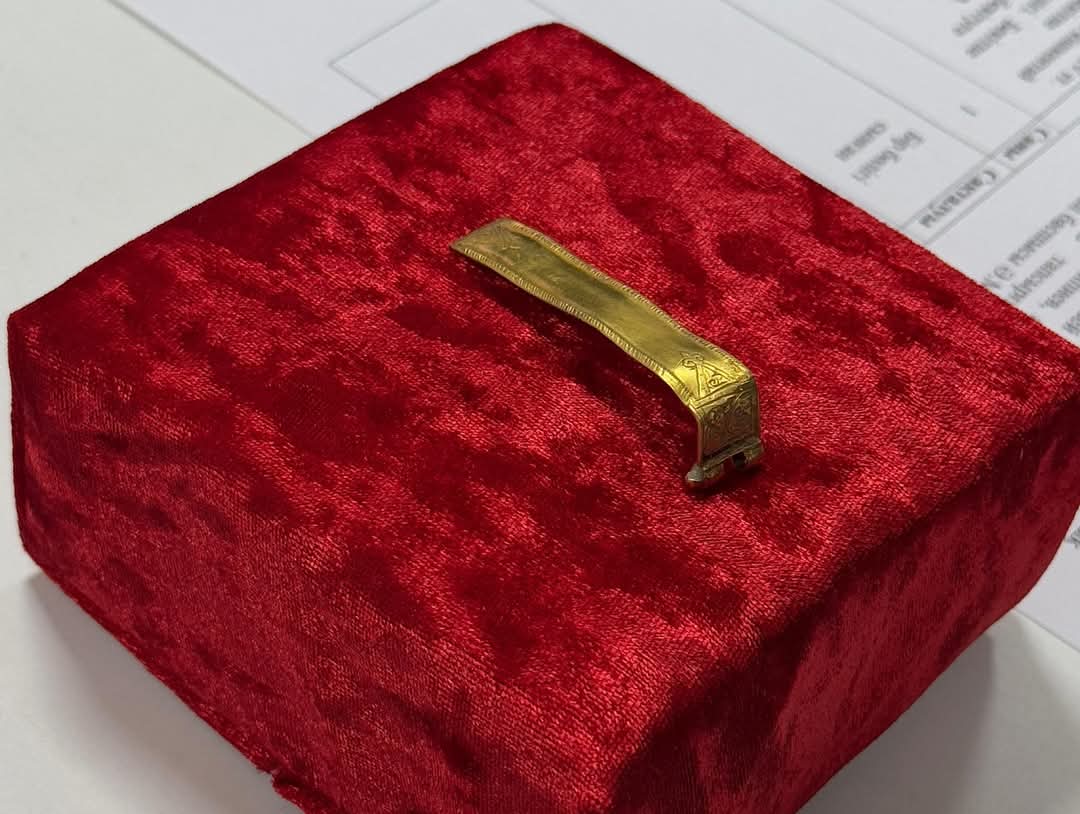  ۇلىق  ۇلىستىڭ التىنى