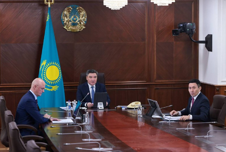 ولجاس بەكتەنوۆ بىرلەسكەن ينۆەستورلاردى بەلسەندى تارتۋدى تاپسىردى