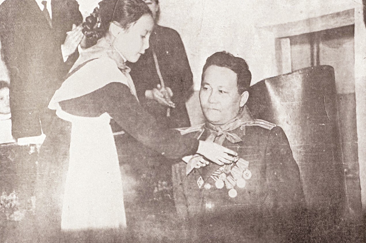 راتۋشاعا تۋ تىككەن باتىر