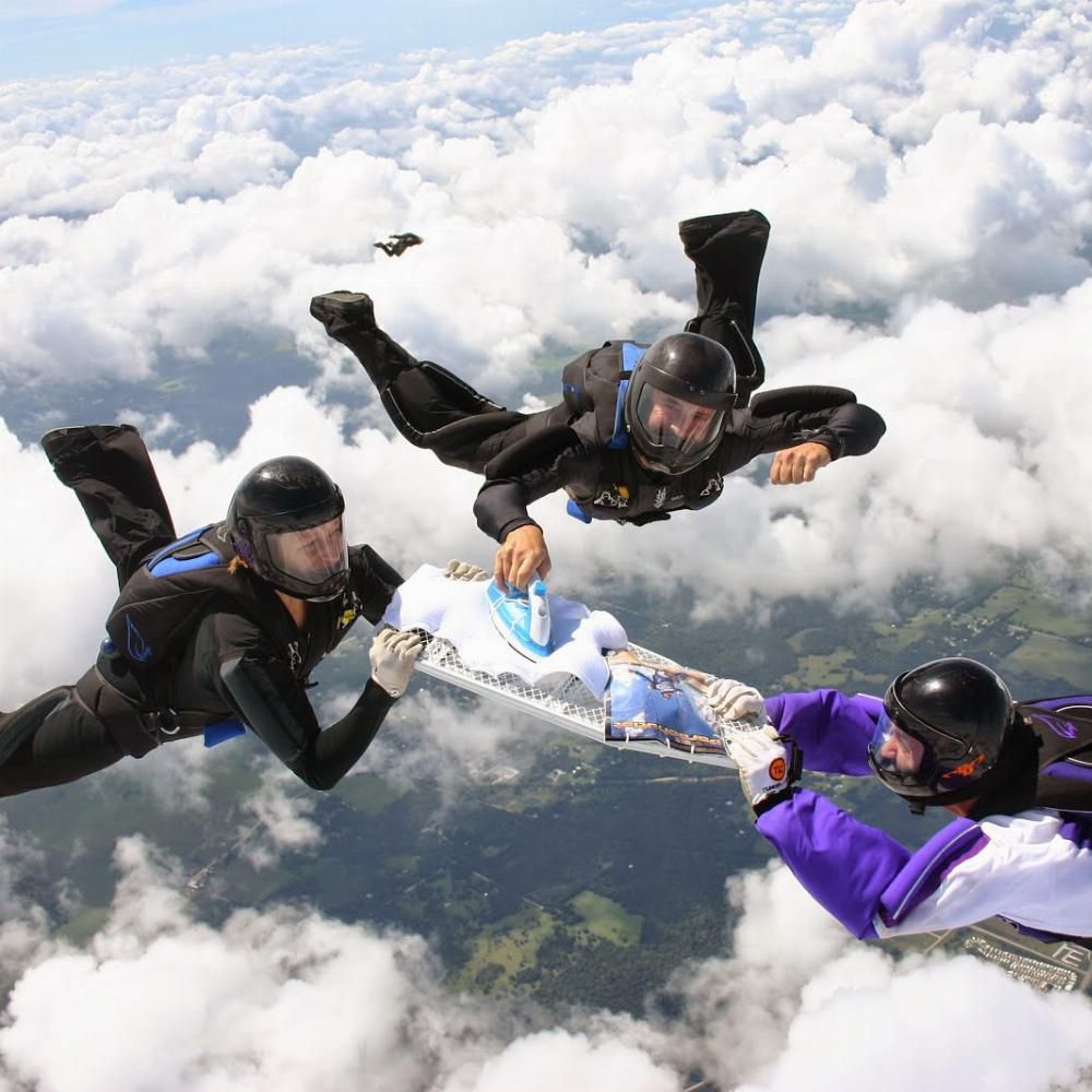 عالام عاجاپتارى: اۋەدە كيىم ۇتىكتەگەندەر