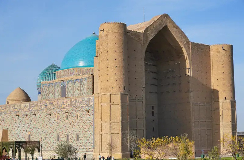 تۇركىستاندىق اقساقالدار كاسىپكەرلەردى اراق-شاراپ ساتپاۋعا شاقىردى