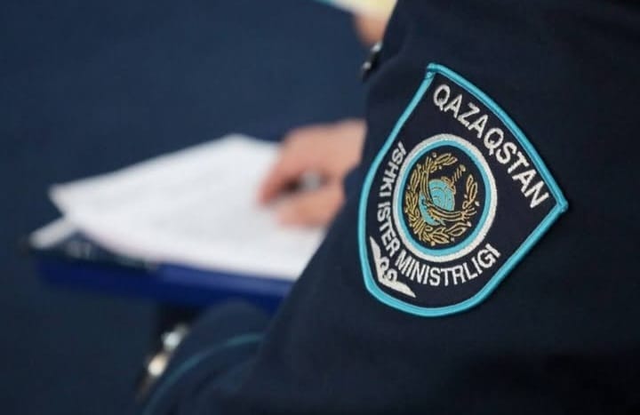 كوكشەتاۋدا ايەل جاياۋ جۇرگىنشىنى قاعىپ كەتكەن