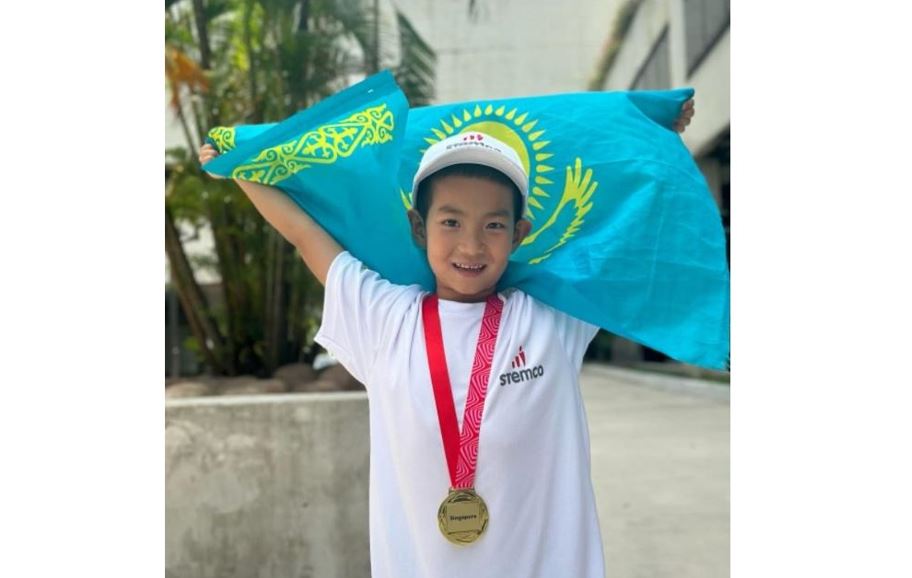 جەتى جاسار وقۋشى حالىقارالىق ءبىلىم بايگەسىندە توپ جاردى