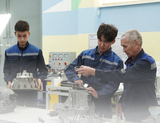 ەندى كوللەدجدەر ليتسەنزيانى جاڭا جۇيە بويىنشا الادى