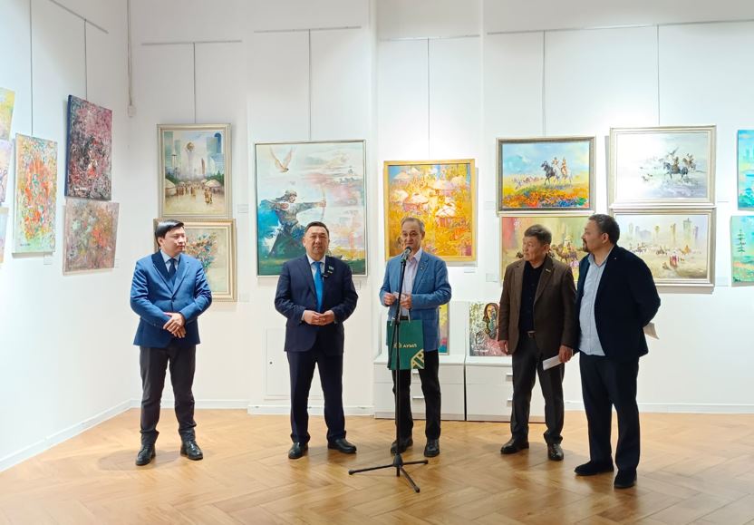 ەلوردادا «كوكتەمنىڭ ويانۋى» اتتى كارتينالار كورمەسى ءوتتى