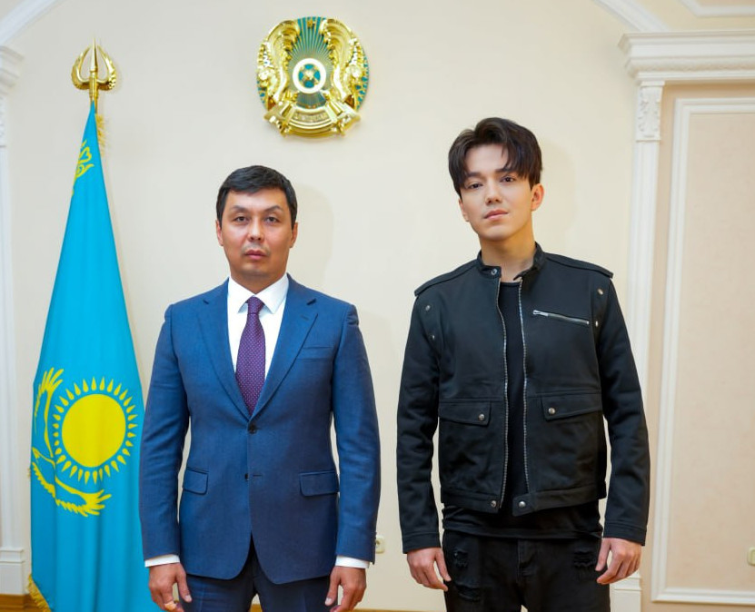 انتيكور توراعاسى ديماش قۇدايبەرگەنمەن كەزدەستى