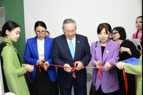 جاڭادان جابدىقتالعان فيزيكا زەرتحانالارى اشىلدى